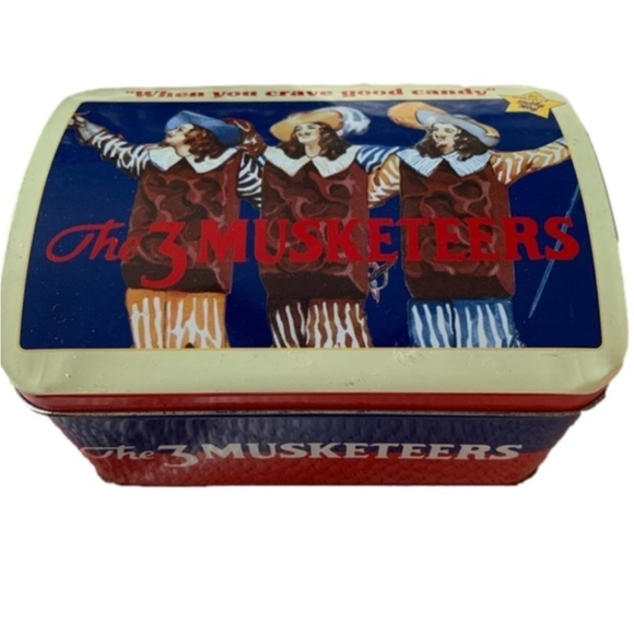 THREE Musketeers Lunchbox Pocketbook Vintage - Picture 1 of 5